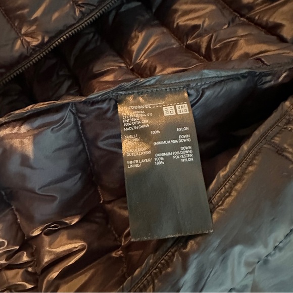 Uniqlo Ultra Light Down Parka in 09 Black - Picture 5 of 5